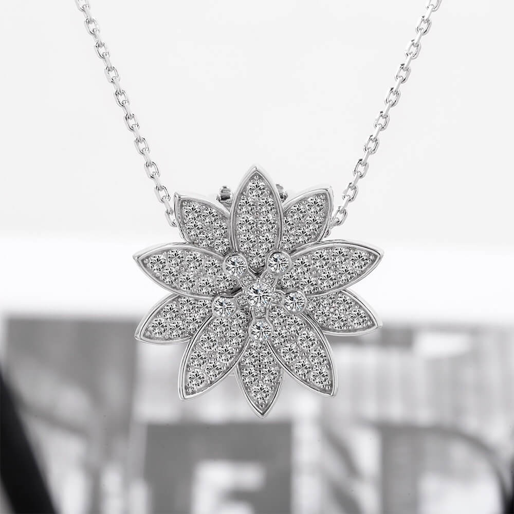 V*n Cl**f & Arpels Lotus clip pendant, medium model